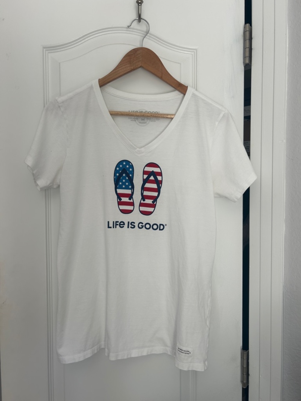 Life is Good flip flops patriotic tee